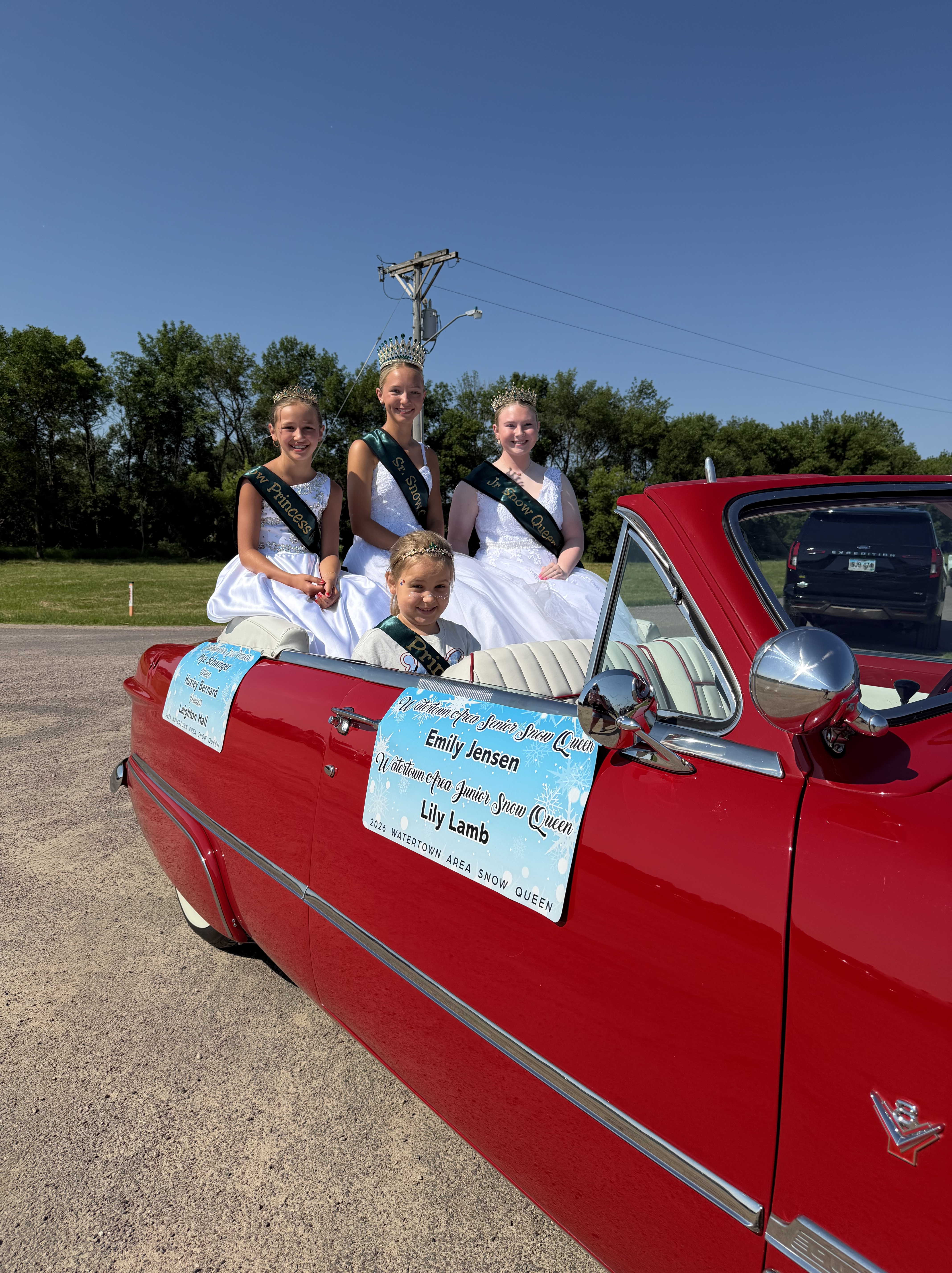Snow Queens at Kranzburg Parade